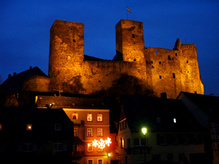 Die beleuchtete Burg (Dez. 2003)